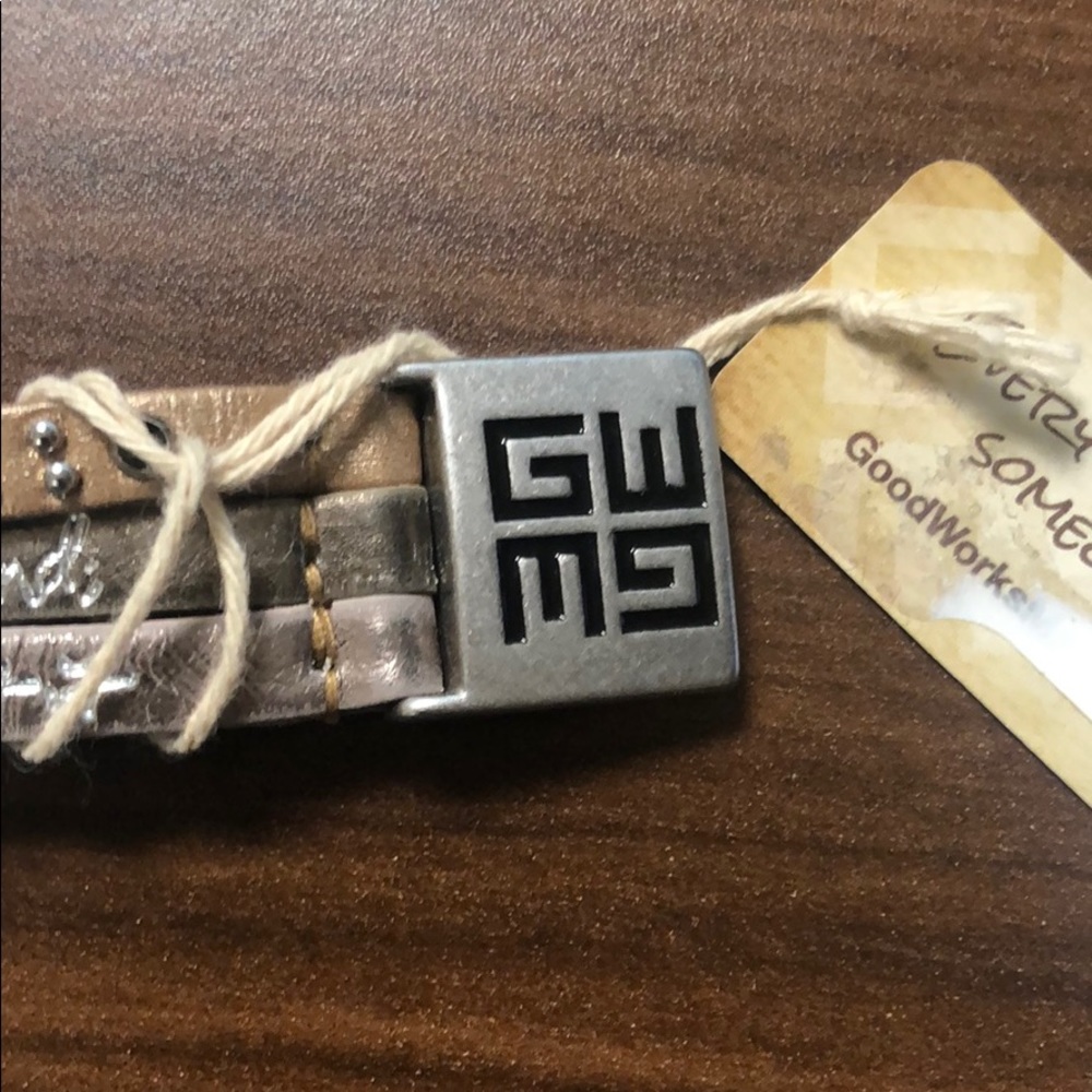 Good Work(s) bracelet - Picture 3 of 6
